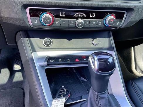 Used 2025 Audi Q3 2.0T Premium w/ Convenience Package AWD/4WD image 26