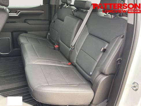 Used 2022 GMC Sierra 1500 SLT AWD/4WD image 17
