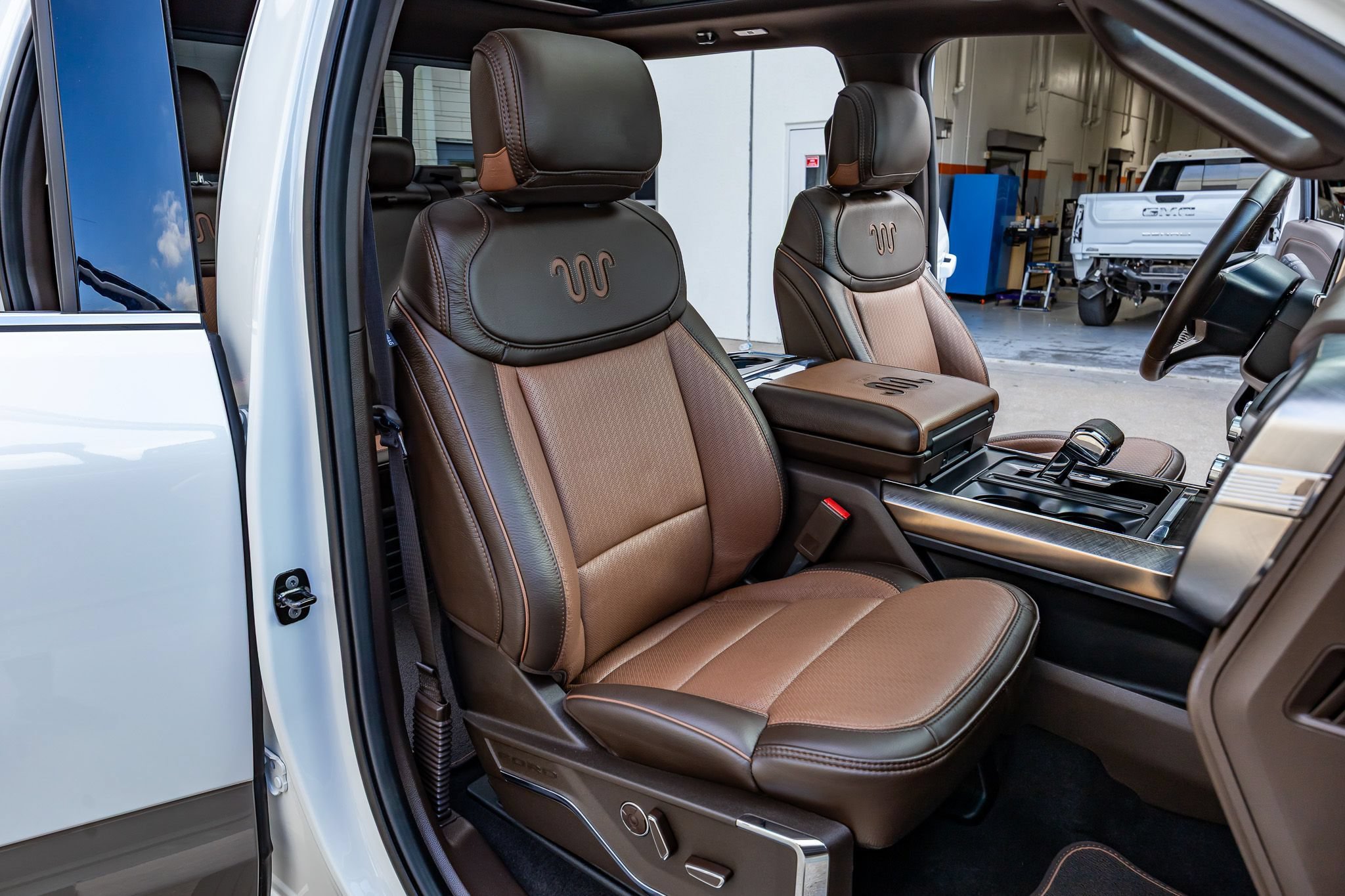 Used 2025 Ford F150 King Ranch w/ FX4 Off-Road Package AWD/4WD image 33