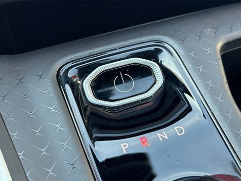 Used 2025 Jeep Wagoneer S Limited image 24