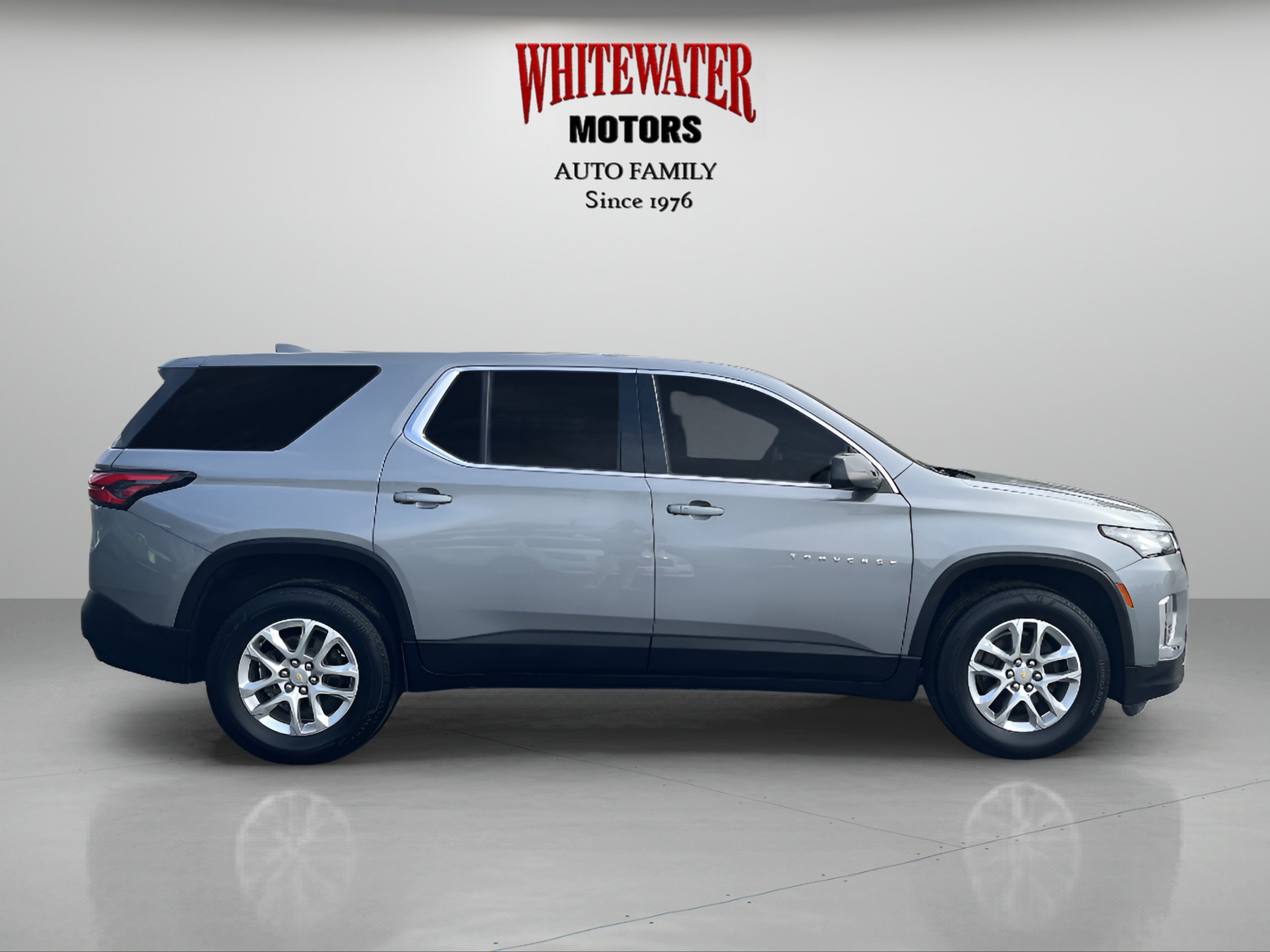Used 2023 Chevrolet Traverse LS FWD image 6