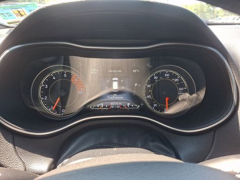 Used 2020 Jeep Cherokee High Altitude AWD/4WD image 25