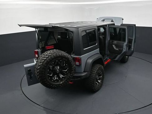 Used 2015 Jeep Wrangler Unlimited Rubicon AWD/4WD image 29