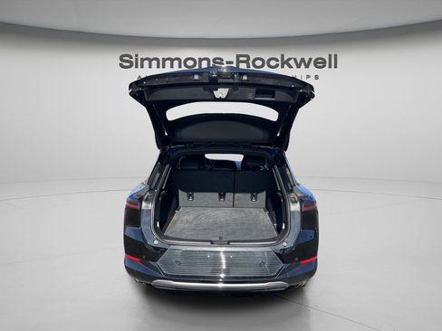 Used 2025 Chevrolet Equinox EV LT image 10