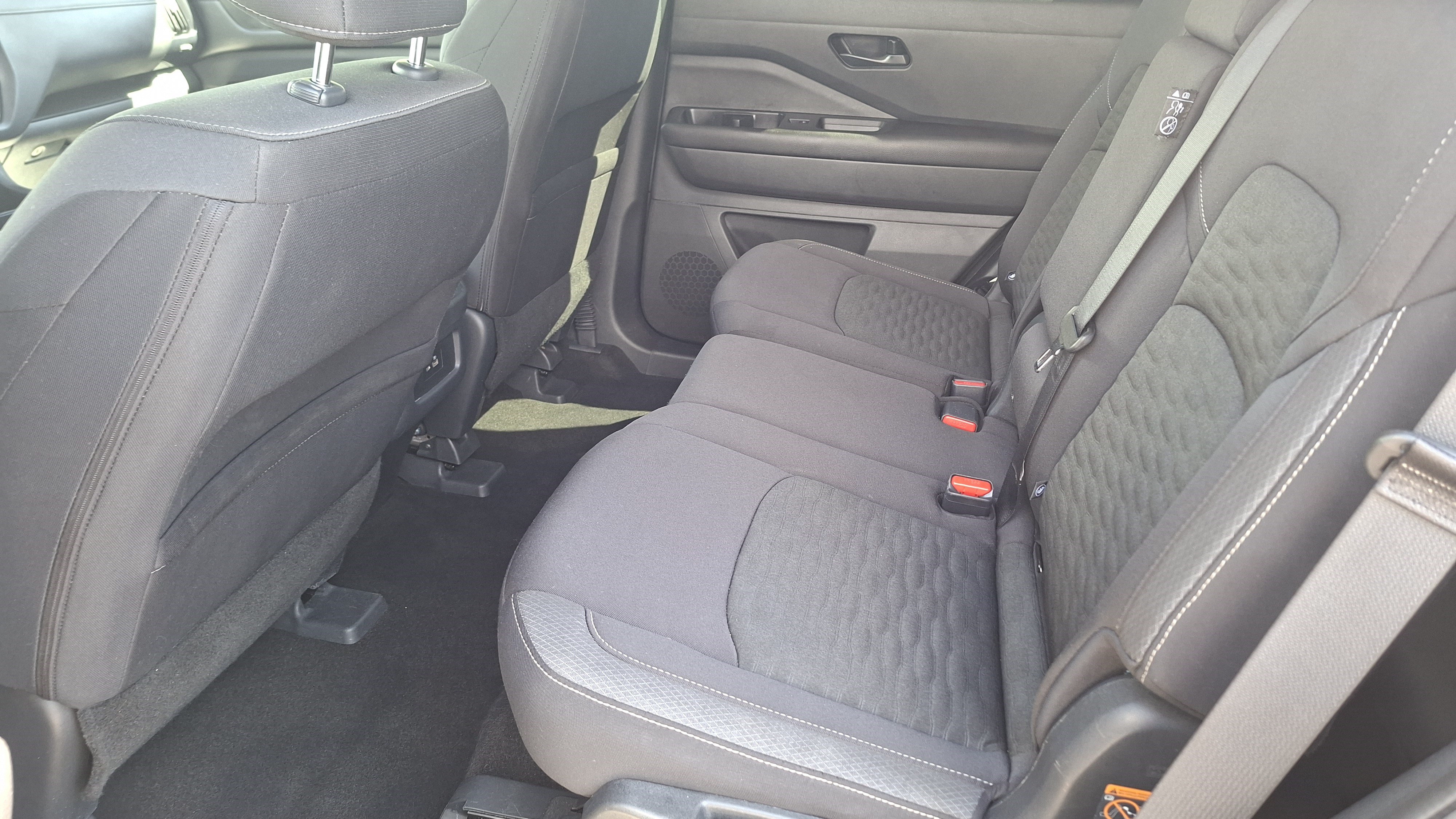Certified 2025 Nissan Pathfinder SV FWD image 20