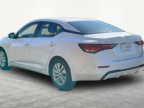 Used 2022 Nissan Sentra S image 4