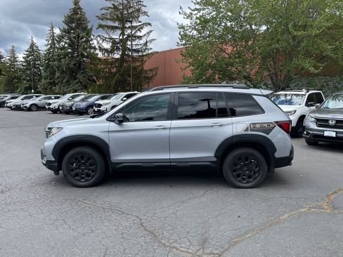 Used 2023 Honda Passport TrailSport image 2