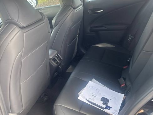 Used 2019 Lexus UX 200 F Sport w/ F Sport Premium Package FWD image 7