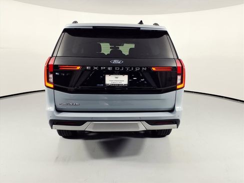 Used 2025 Ford Expedition Platinum w/ Driver's Package image 30