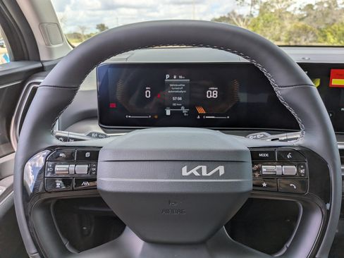 New 2026 Kia Sorento LX FWD image 29