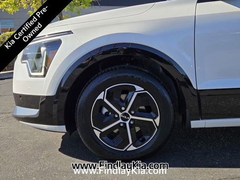 Certified 2025 Kia Niro SX image 11