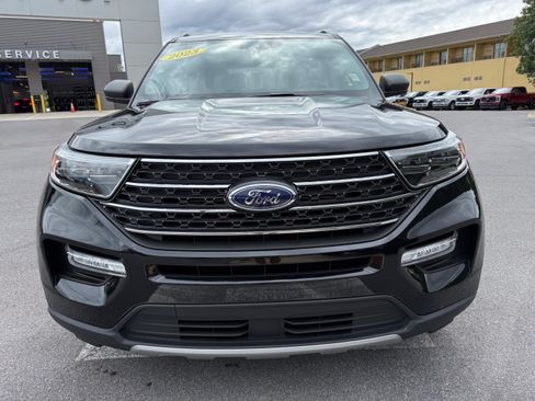 Used 2023 Ford Explorer XLT w/ Equipment Group 202A AWD/4WD image 2