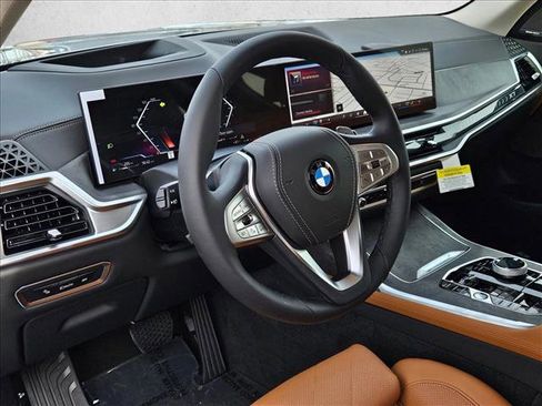 New 2026 BMW X7 xDrive40i image 3