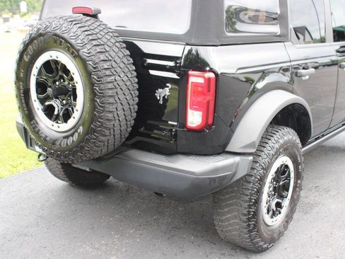 Used 2024 Ford Bronco Black Diamond w/ Sasquatch Package AWD/4WD image 5