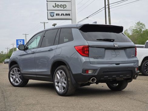 Used 2024 Honda Passport EX-L image 11