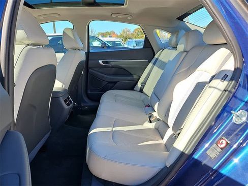Used 2022 Hyundai Sonata Limited w/ Winter Weather Package image 10