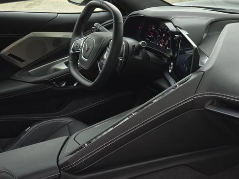 Used 2025 Chevrolet Corvette Stingray Premium Conv w/ 3LT RWD image 13
