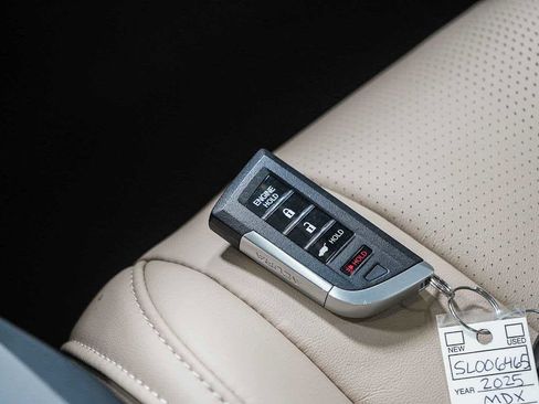 Used 2025 Acura MDX FWD w/ Technology Package image 34