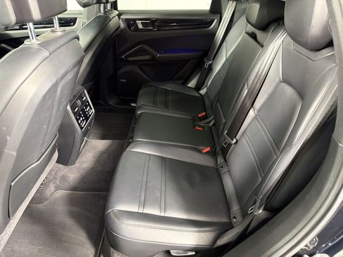 Used 2019 Porsche Cayenne S AWD/4WD image 23