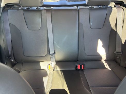 Used 2025 Buick Encore GX Preferred image 34