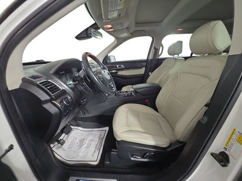 Used 2017 Ford Explorer Platinum image 9