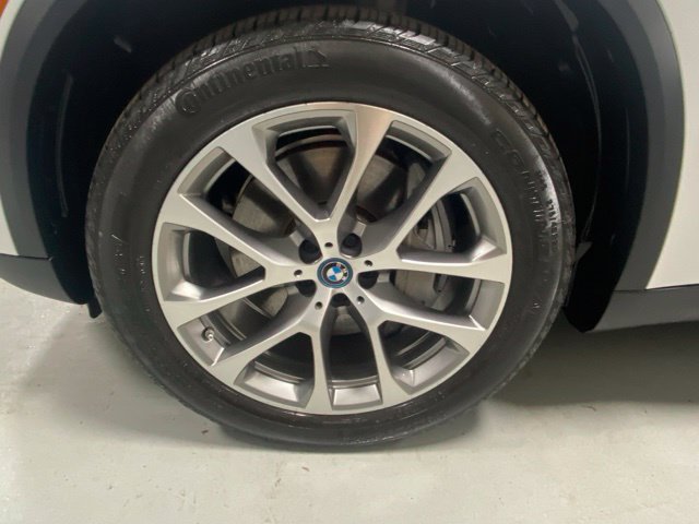 Used 2024 BMW X5 xDrive50e w/ Premium Package AWD/4WD image 5