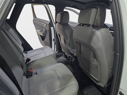 Certified 2024 Audi Q3 2.0T Premium Plus image 13