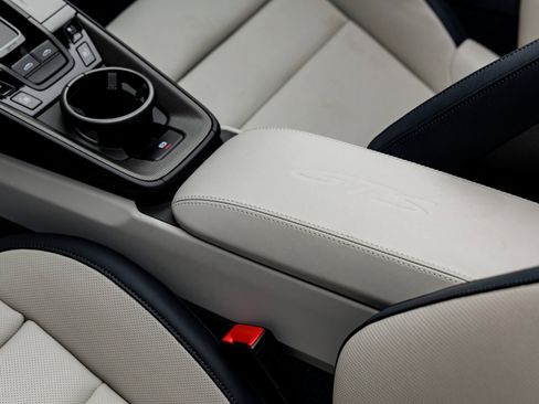 Certified 2026 Porsche 911 Targa 4 GTS image 31