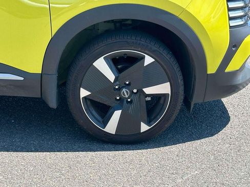 Used 2025 Nissan Kicks SR AWD/4WD image 7