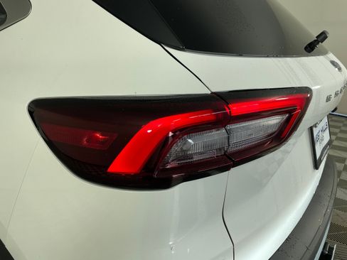 New 2025 Ford Escape SE w/ Class II Trailer Tow Package image 23