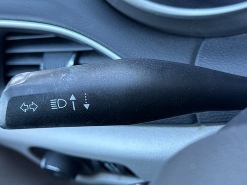 Used 2022 Chrysler Pacifica Touring-L FWD image 38