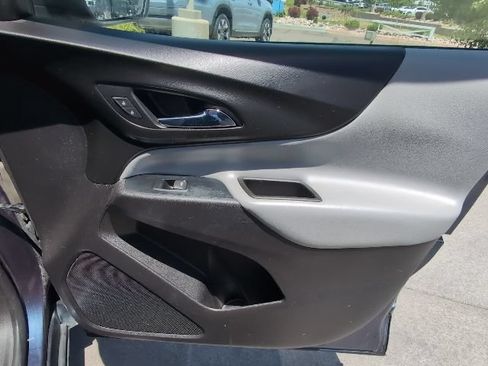 Used 2018 Chevrolet Equinox LT FWD image 30