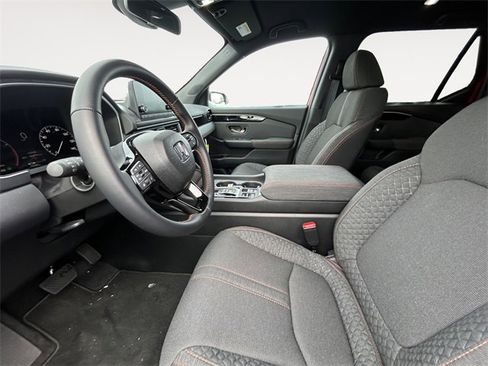 New 2025 Honda Pilot Sport image 9