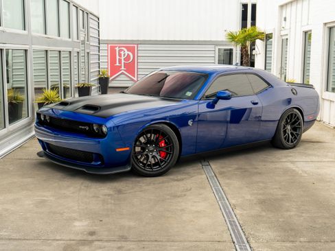 Used 2019 Dodge Challenger SRT Hellcat w/ Laguna Leather Package RWD image 2