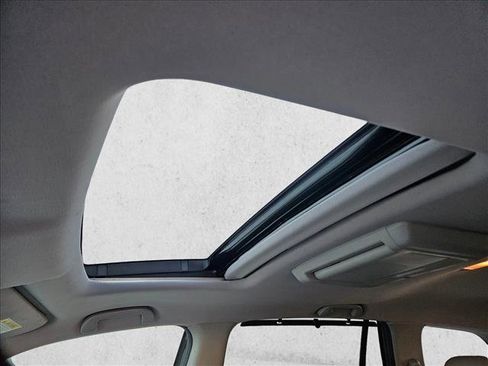 Used 2017 Honda Pilot Touring image 16