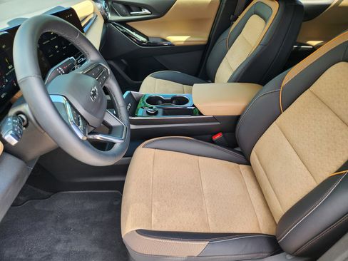 Used 2025 Chevrolet Equinox ACTIV w/ Convenience Package III FWD image 43