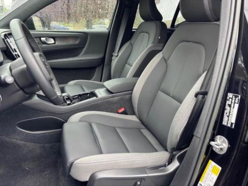 Used 2023 Volvo XC40 Recharge Ultimate w/ Protection Package Premier AWD/4WD image 2
