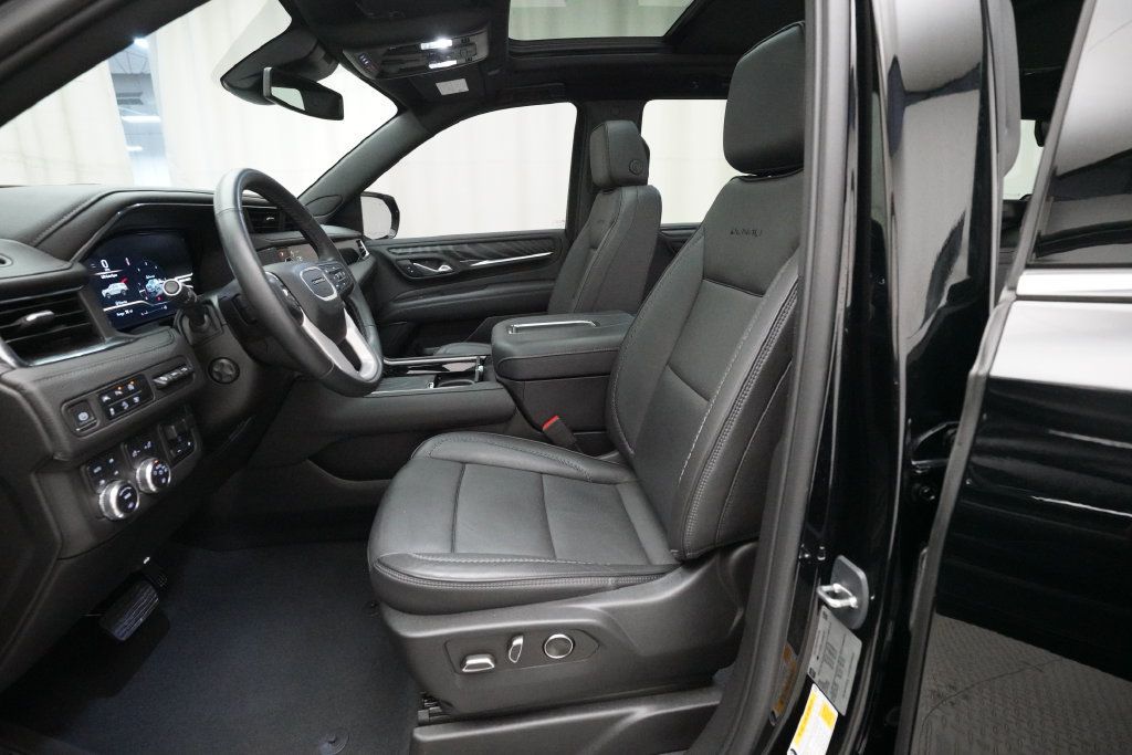 Used 2023 GMC Yukon Denali w/ Max Trailering Package AWD/4WD image 7