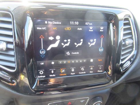 Used 2019 Jeep Compass Latitude AWD/4WD image 26