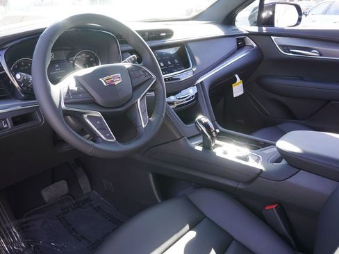 New 2026 Cadillac XT5 Luxury image 16