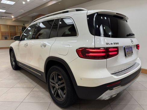 Certified 2025 Mercedes-Benz GLB 250 image 3