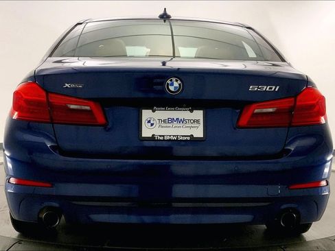 Used 2019 BMW 530i xDrive w/ Convenience Package AWD/4WD image 3