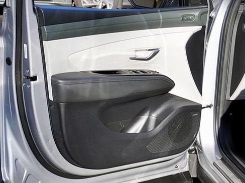 Certified 2025 Hyundai Tucson Limited AWD/4WD image 25