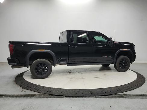 Used 2024 GMC Sierra 2500 AT4 w/ AT4 Premium Plus Package AWD/4WD image 8