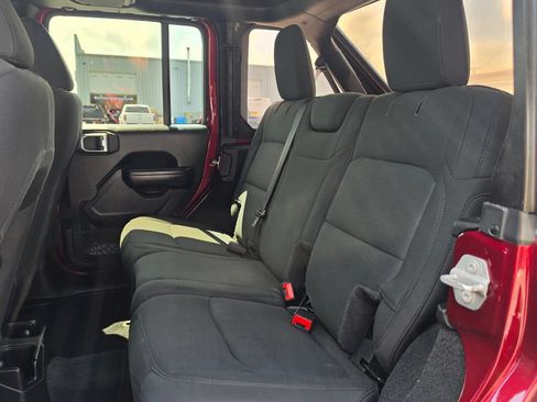 Used 2021 Jeep Wrangler Unlimited Sport AWD/4WD image 31