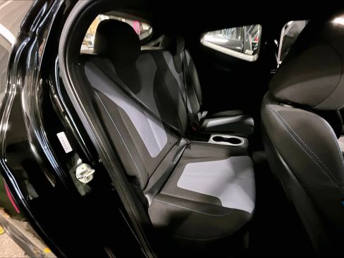 Used 2019 Hyundai Veloster 2.0 image 18