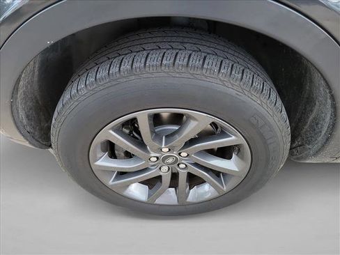 Used 2019 Land Rover Discovery Sport SE AWD/4WD image 9
