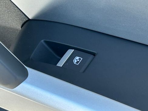 Used 2025 Audi Q3 2.0T Premium image 39