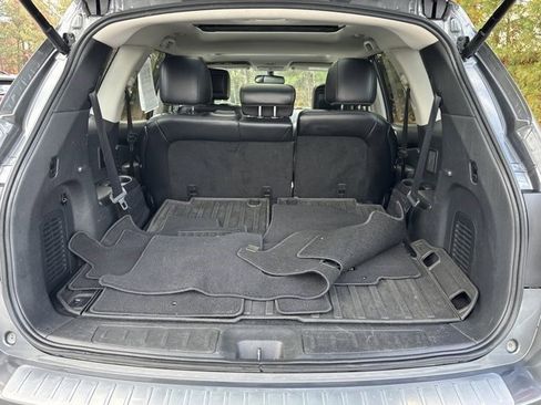 Used 2018 Nissan Pathfinder Platinum image 29