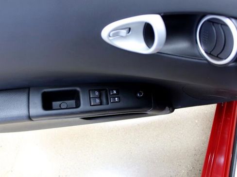 Used 2004 Nissan 350Z Touring w/ Cargo Convenience Pkg image 23